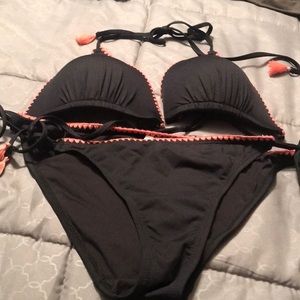 Bikini w tassels in pink lightly padded bra top